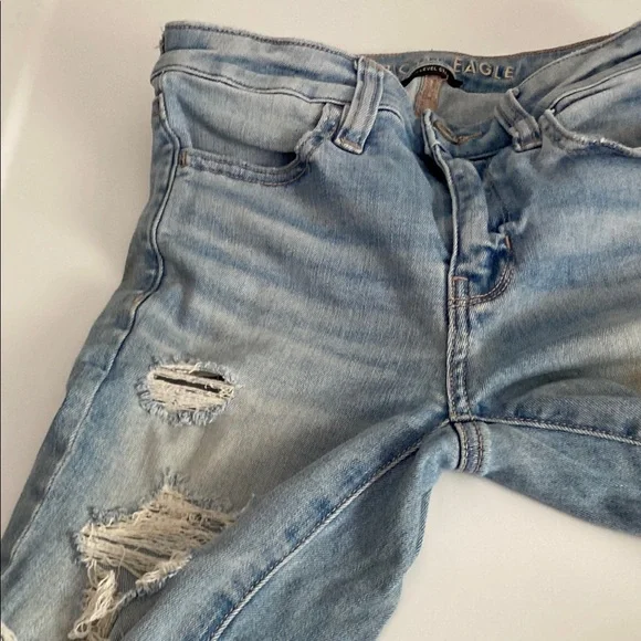 American Eagle size 00 short Women's Light Blue Distressed Jeans - Picture 5 of 6